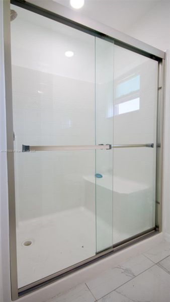 Spacious, unfurnished interior of a new home in , Fort Myers (Image 23).