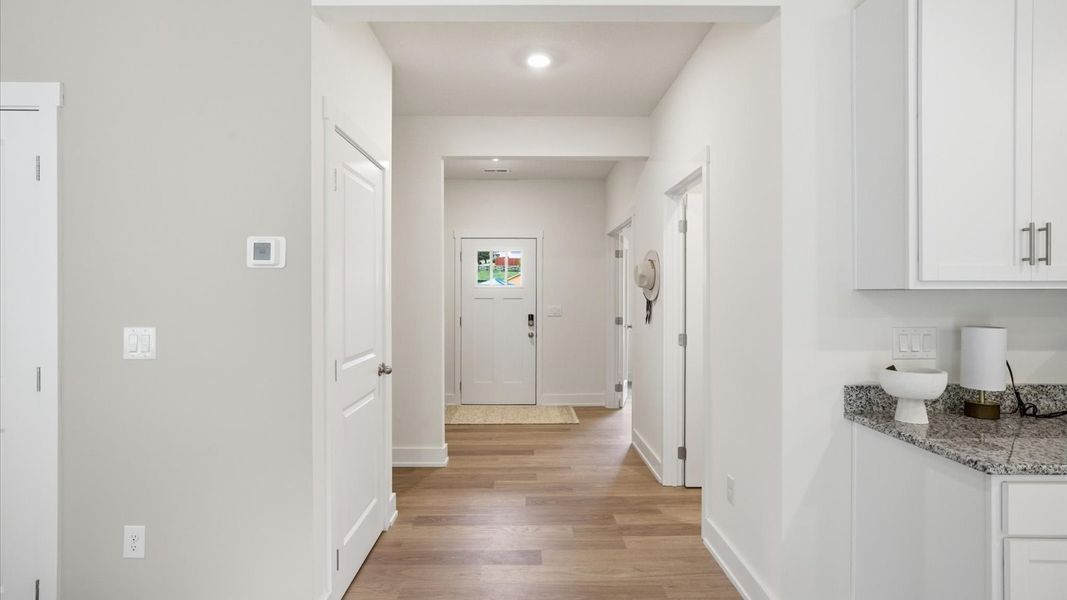 Spacious, unfurnished interior of a new home in Catlett Cove, Knoxville (Image 19). Spacious, unfurnished interior of a new home in Catlett Cove, Knoxville (Image 19).