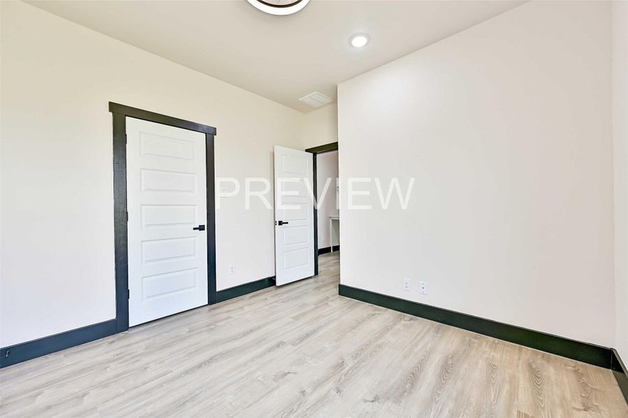 Spacious, unfurnished interior of a new home in , Angleton (Image 22).