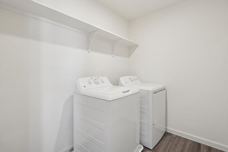 Representative interior finishes for a home built from the Eclipse by Starlight Homes in Kendall Grove, McDonough (Image 12).