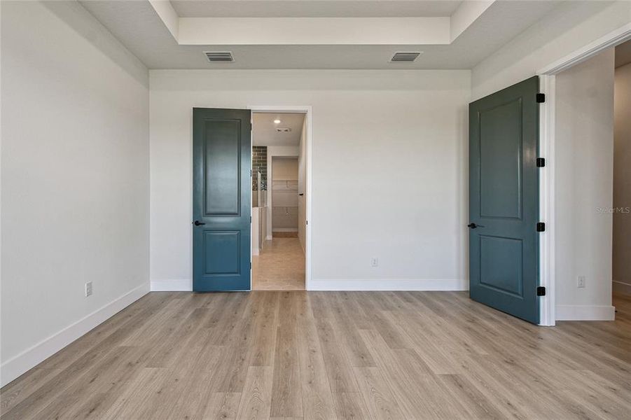 Spacious, unfurnished interior of a new home in Palmera Wellen Park - Classic Series, Venice (Image 29).