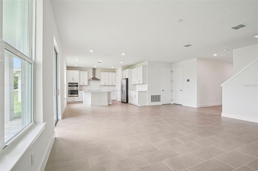 Spacious, unfurnished interior of a new home in Trailside, Mount Dora (Image 18).