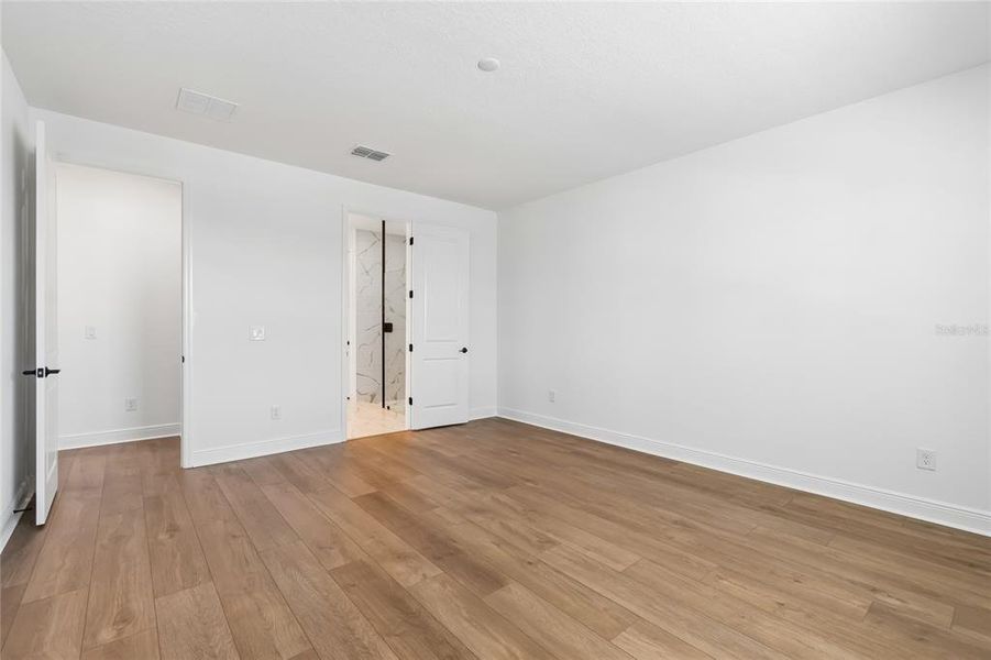 Spacious, unfurnished interior of a new home in SeaFlower, Bradenton (Image 20).