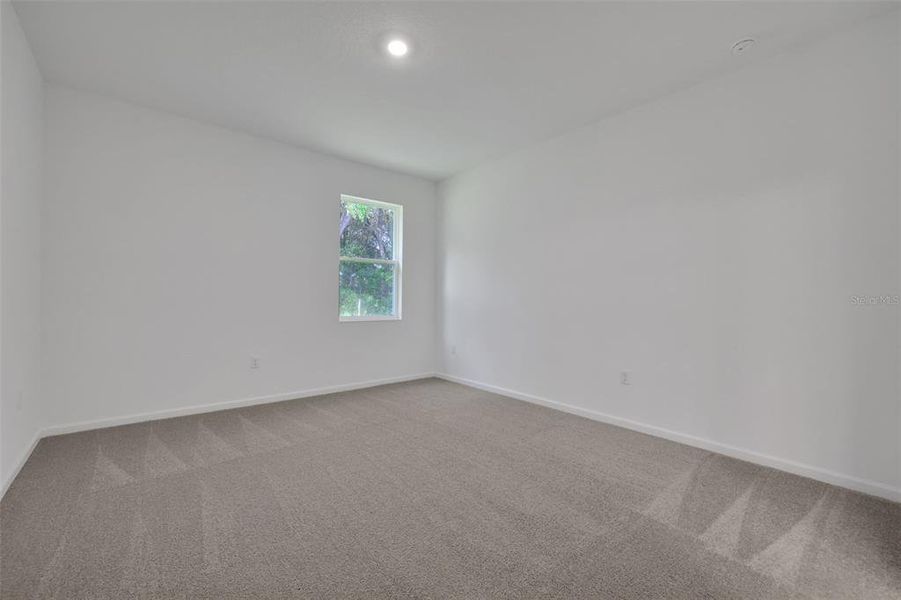 Spacious, unfurnished interior of a new home in Seaport Village, Tavares (Image 30).