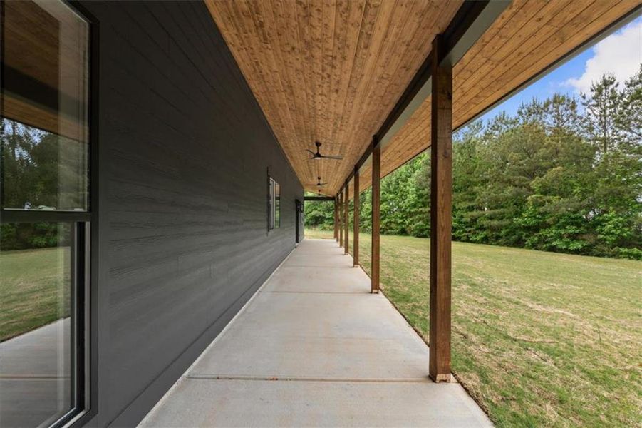 Exterior details and patio area of a home in , Bremen (Image 35).