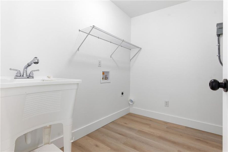 Spacious, unfurnished interior of a new home in , Marietta (Image 15).