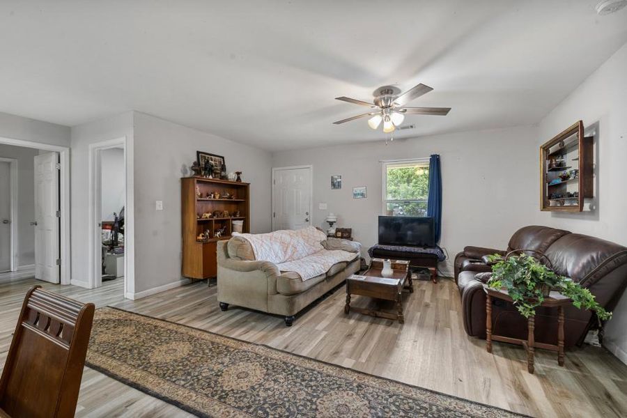 Image 16 of a home in . Image 16 of a home in .