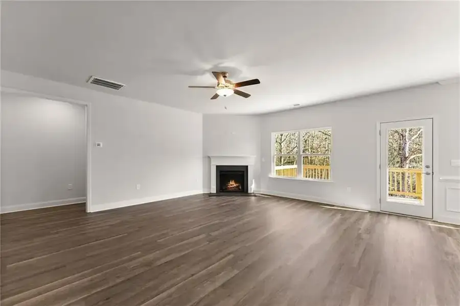 Representative unfurnished interior of a home built from the 1709 by Adams Homes in Ham Farm, La Grange (Image 18).