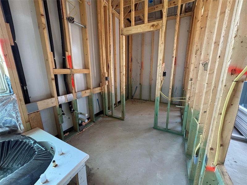 Spacious, unfurnished interior of a new home in Berry Creek Highlands, Georgetown (Image 11).