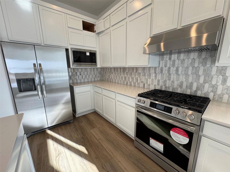 Pictures are representative of floor plan - not actual home for sale Pictures are representative of floor plan - not actual home for sale