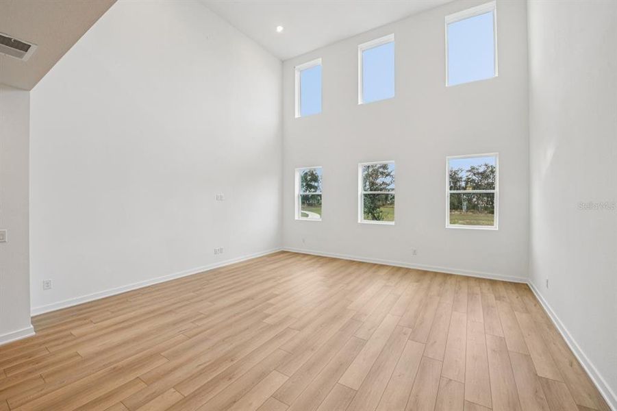 Spacious, unfurnished interior of a new home in Northlake Traditional, Winter Garden (Image 47). Spacious, unfurnished interior of a new home in Northlake Traditional, Winter Garden (Image 47).