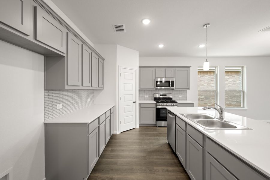 Furnished interior view inside a new home in Baker Farms, Cleburne (Image 8).
