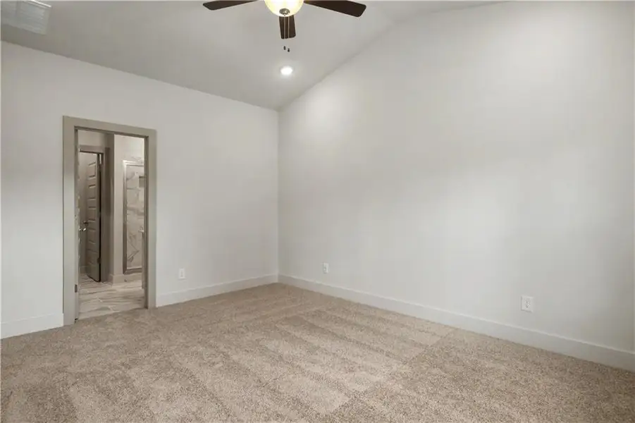Spacious, unfurnished interior of a new home in , Norcross (Image 16).