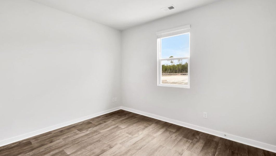 Spacious, unfurnished interior of a new home in Eagle Creek, Bolivia (Image 25).