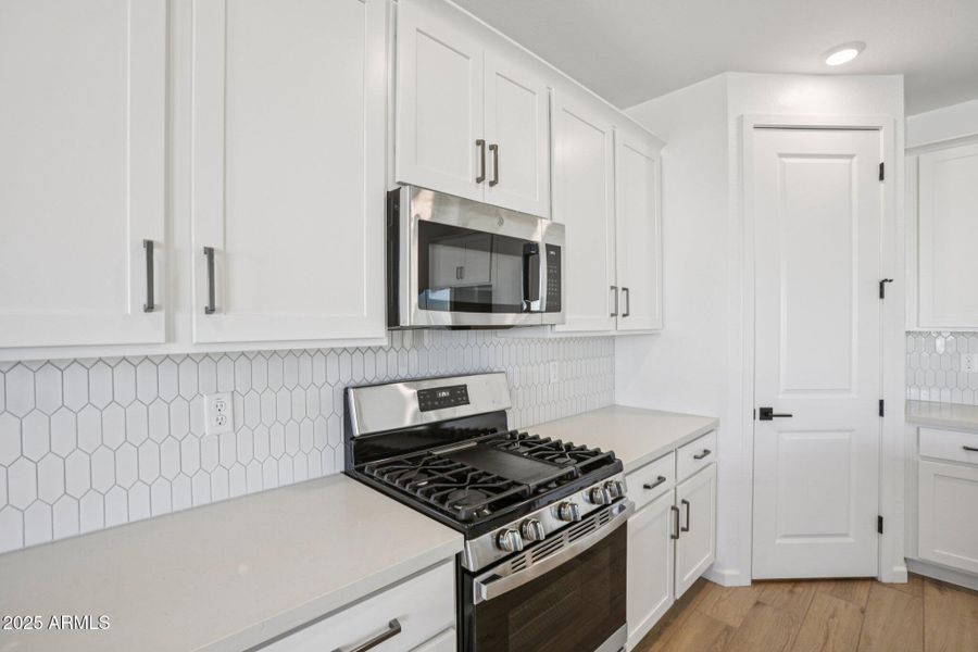 13-web-or-mls-W Bajada Rd-S1012-013