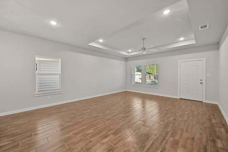 Spacious, unfurnished interior of a new home in , Corsicana (Image 12).