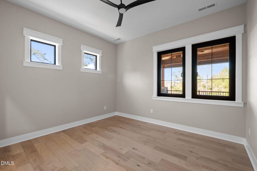 56-web-or-mls-P1095765