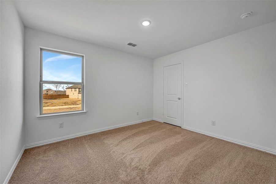 Spacious, unfurnished interior of a new home in Vintage Village, Argyle (Image 30).