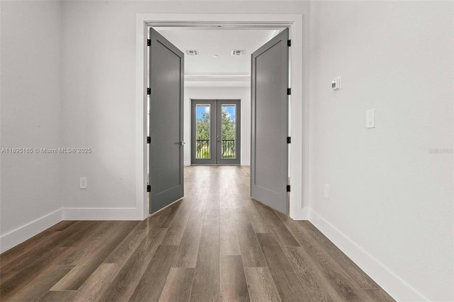 Spacious, unfurnished interior of a new home in Reunion Resort, Reunion (Image 37).