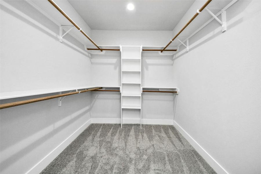 Spacious, unfurnished interior of a new home in , Houston (Image 37).