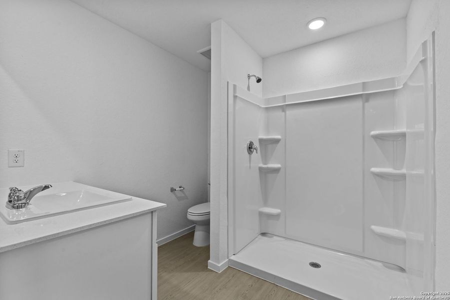 Furnished interior view inside a new home in , Floresville (Image 9).