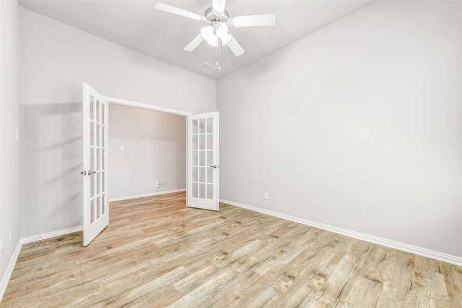 Spacious, unfurnished interior of a new home in Lago Mar 40' at Lago Mar, Texas City (Image 29). Spacious, unfurnished interior of a new home in Lago Mar 40' at Lago Mar, Texas City (Image 29).