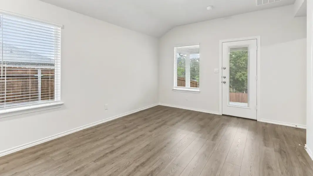 Spacious, unfurnished interior of a new home in Crossmill, Princeton (Image 5).