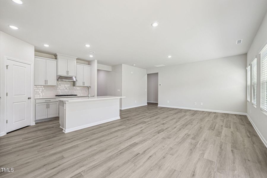 7-web-or-mls-Raleigh - Oak Manor - 721 D