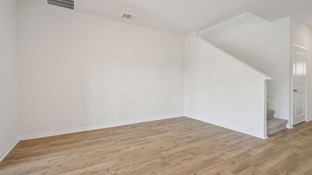 Spacious, unfurnished interior of a new home in Prairie Lakes, Buda (Image 13).