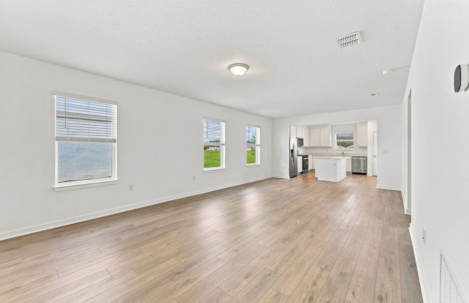 Spacious, unfurnished interior of a new home in Twisted Oaks, Wildwood (Image 19).