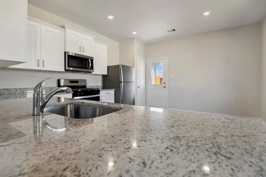 Close-up of interior finishes inside a home in Sweetwater Ridge, Conroe (Image 9).
