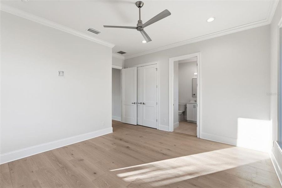 Spacious, unfurnished interior of a new home in , St. Petersburg (Image 79). Spacious, unfurnished interior of a new home in , St. Petersburg (Image 79).