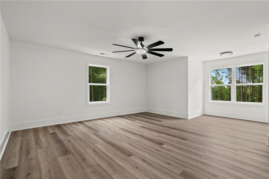 Spacious, unfurnished interior of a new home in , Jasper (Image 21).