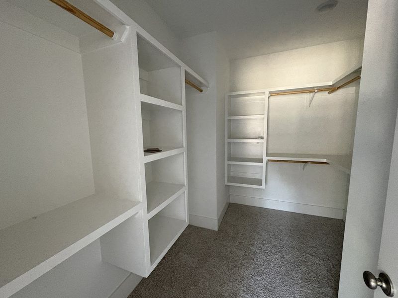 Spacious, unfurnished interior of a new home in Riverside Cove, Wilmington (Image 7).