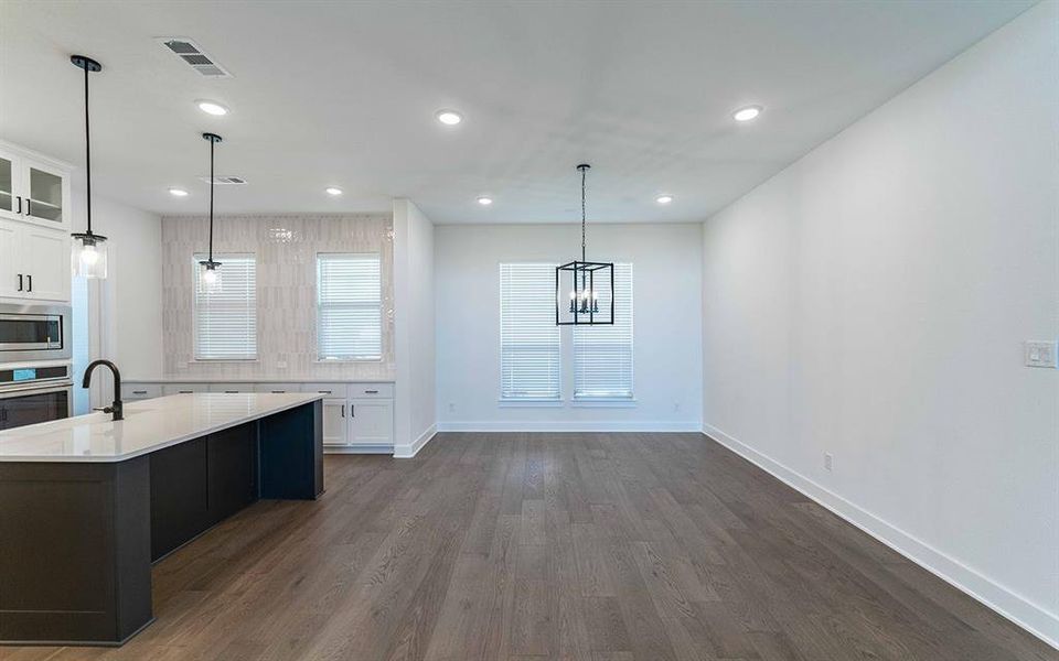 Image 28 of a home in Solterra. Image 28 of a home in Solterra.