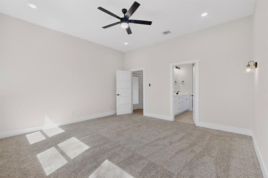 Spacious, unfurnished interior of a new home in , Greenville (Image 18).