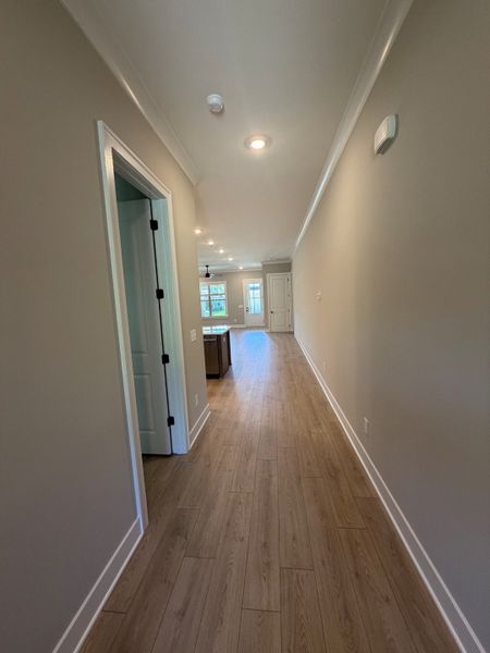 Spacious, unfurnished interior of a new home in Bluebird Hollow at Autumn Ridge, Spring Hill (Image 13).