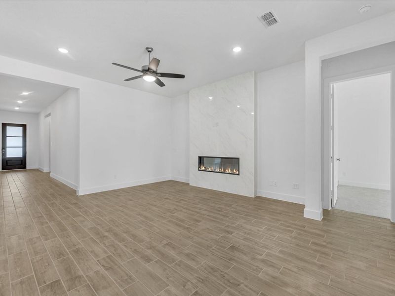 Spacious, unfurnished interior of a new home in Tompkins Reserve, Katy (Image 16). Spacious, unfurnished interior of a new home in Tompkins Reserve, Katy (Image 16).