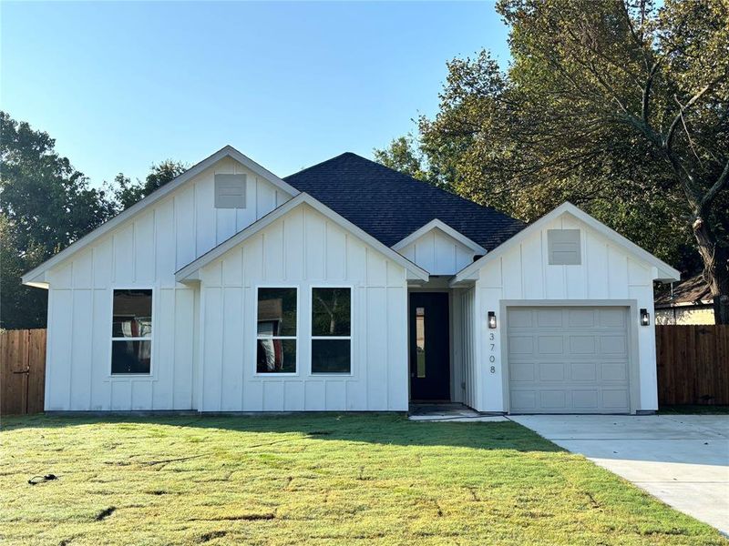 Front exterior of a new home in , Dallas, TX, highlighting curb appeal (Image 2). Front exterior of a new home in , Dallas, TX, highlighting curb appeal (Image 2).