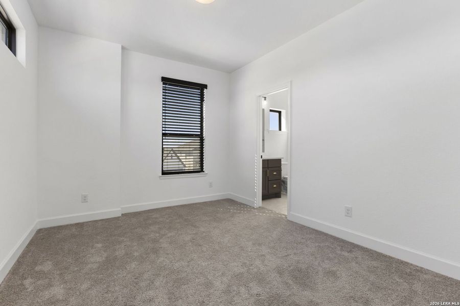 Spacious, unfurnished interior of a new home in Esperanza, Boerne (Image 55).