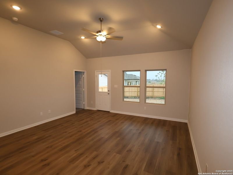 Spacious, unfurnished interior of a new home in Paloma Park, Converse (Image 24). Spacious, unfurnished interior of a new home in Paloma Park, Converse (Image 24).