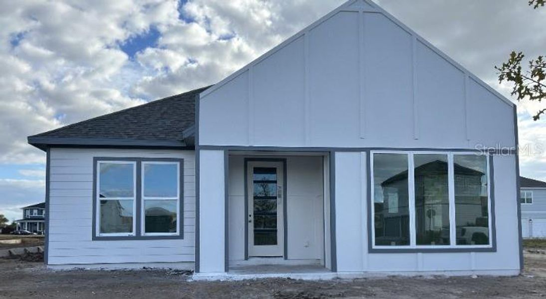 Exterior details and patio area of a home in Weslyn Park Single Family, St. Cloud (Image 4).