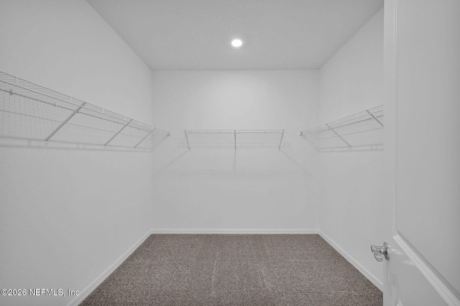 Spacious, unfurnished interior of a new home in Hyland Trail, Green Cove Springs (Image 18).