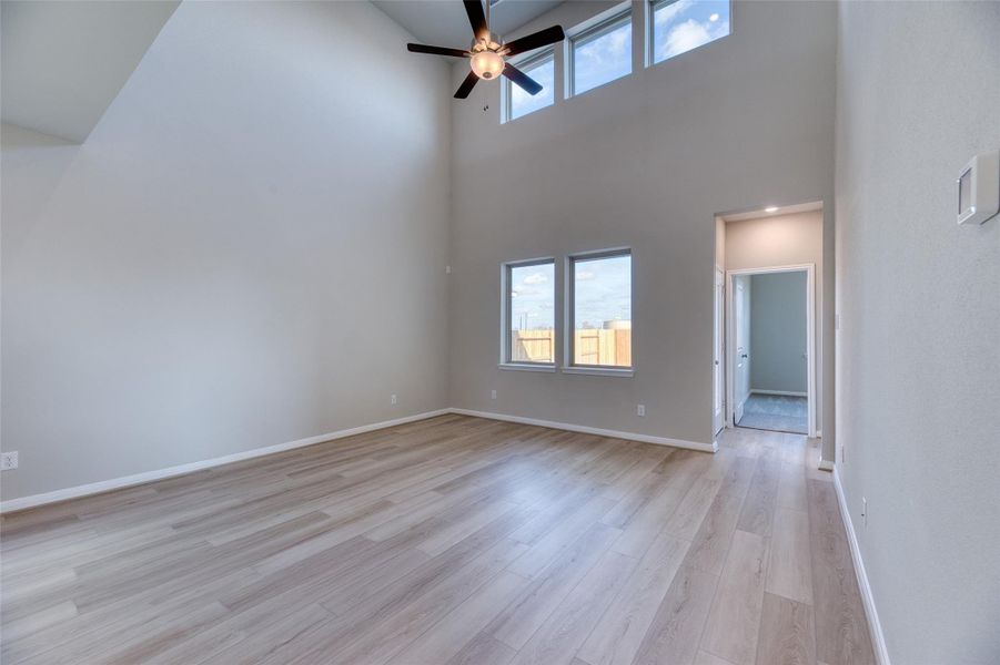 Spacious, unfurnished interior of a new home in Aldeana - Tejas Collection, Bonney (Image 12).