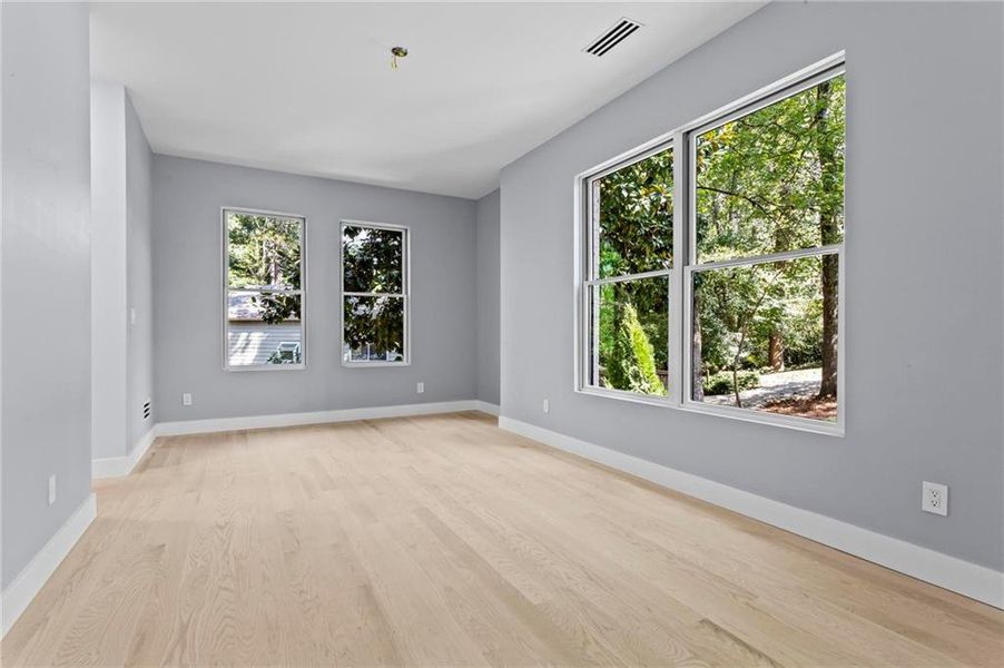 Spacious, unfurnished interior of a new home in , Marietta (Image 54).
