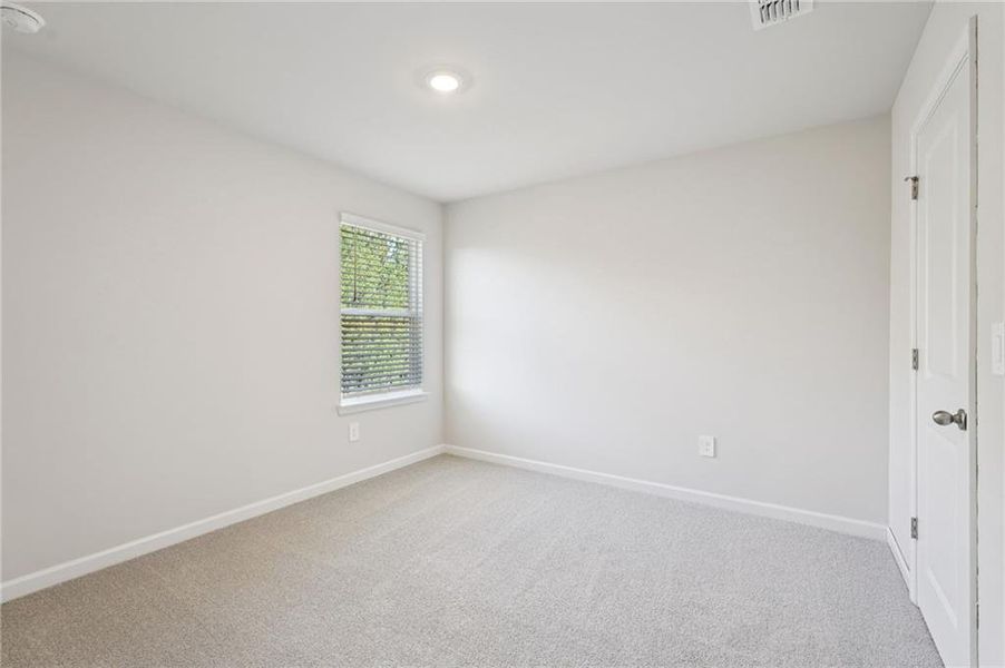 Spacious, unfurnished interior of a new home in Ivey Township, Dallas (Image 47).