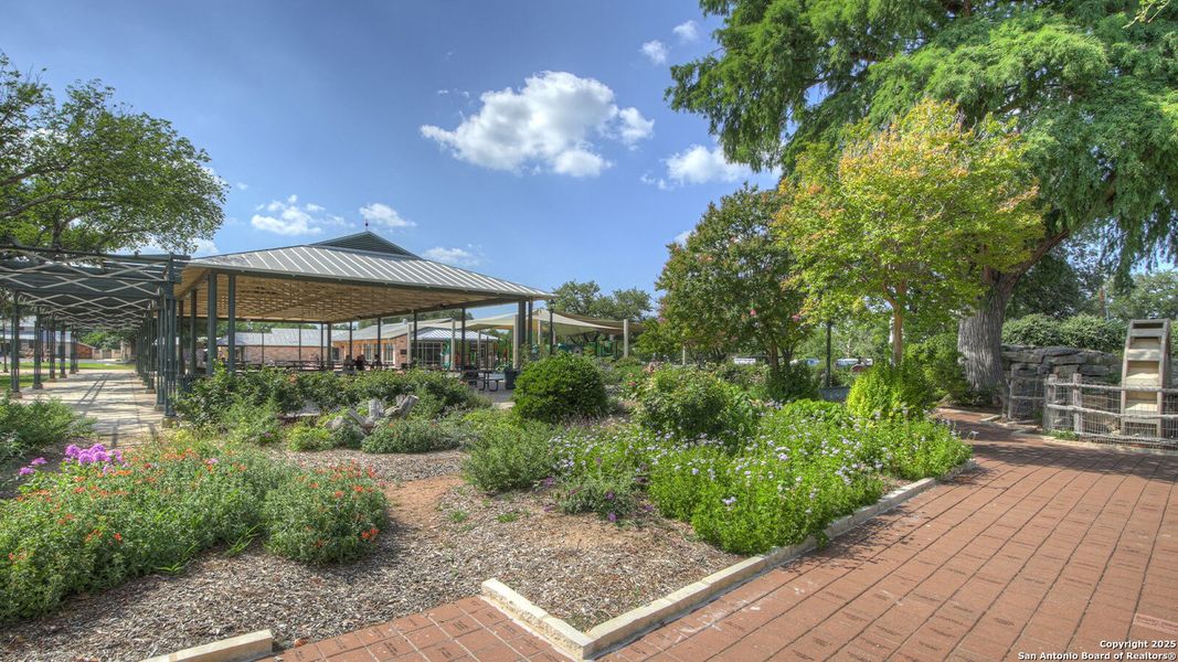 Image 20 of a home in Sonoma Oaks.