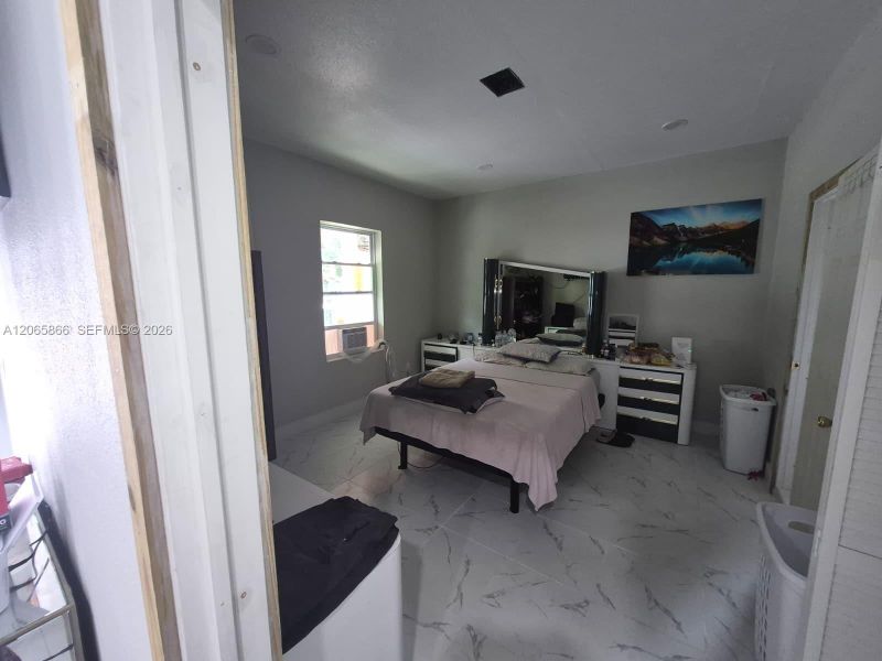 Furnished interior view inside a new home in , Clewiston (Image 3).