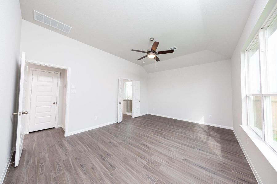 Photos are a representation of the floor plan. Options and interior selections will vary. Photos are a representation of the floor plan. Options and interior selections will vary.