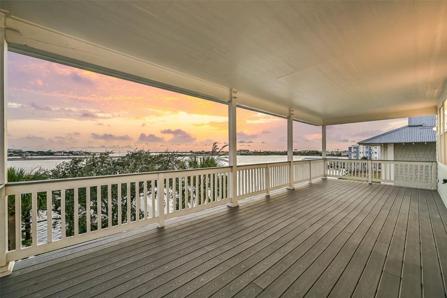 Exterior details and patio area of a home in , Galveston (Image 22).